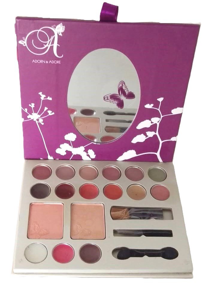 Adorn & Adore Stand Up Pallet & Mirror Set